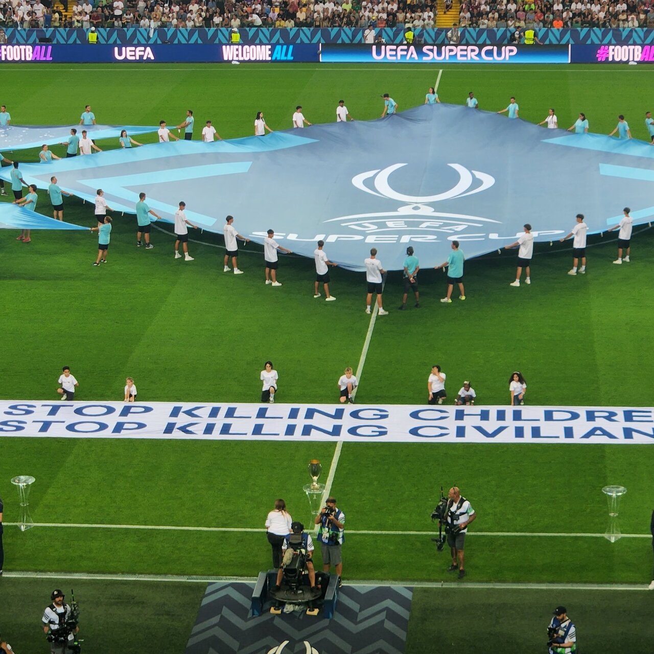 UEFA’dan Süper Kupa finalinde pankart!