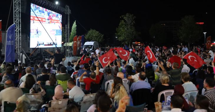 12 Dev Adam’a Bursa’dan tam destek