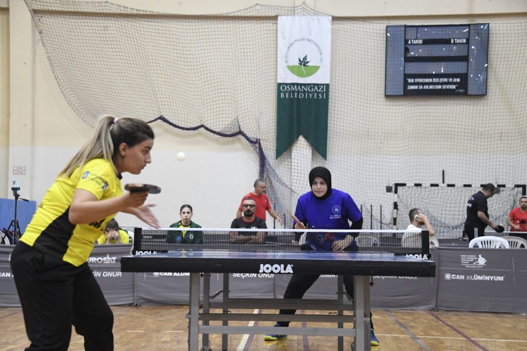 Osmangazi Belediyesi masa tenisine ev sahipliği yaptı