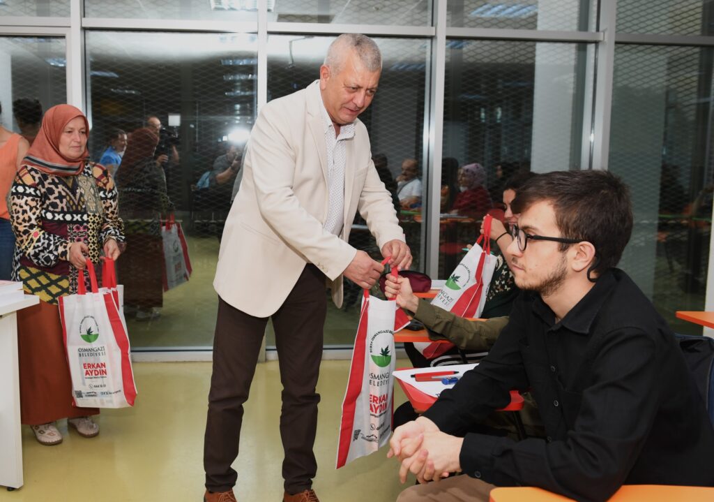Osmangazi Belediyesi’nden engelli bireylere eğitim desteği