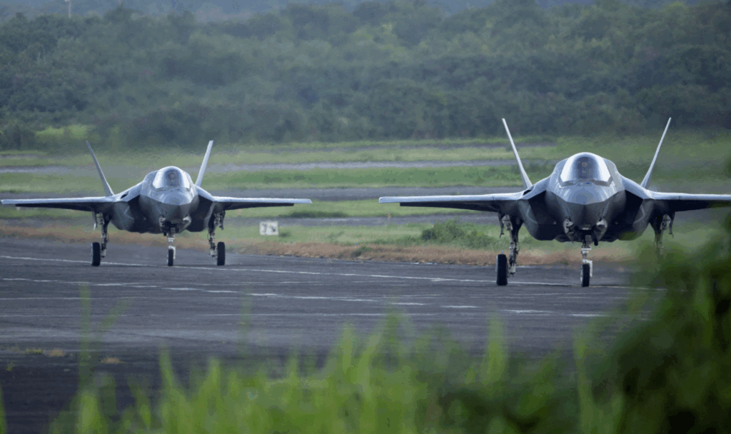 ABD uçakları Karayipler’de uçuyor: Yeni savaş Venezuela’da mı?