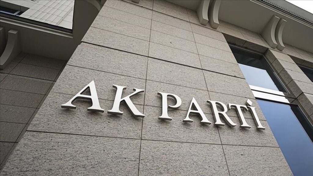 AK Parti’de bir istifa daha!