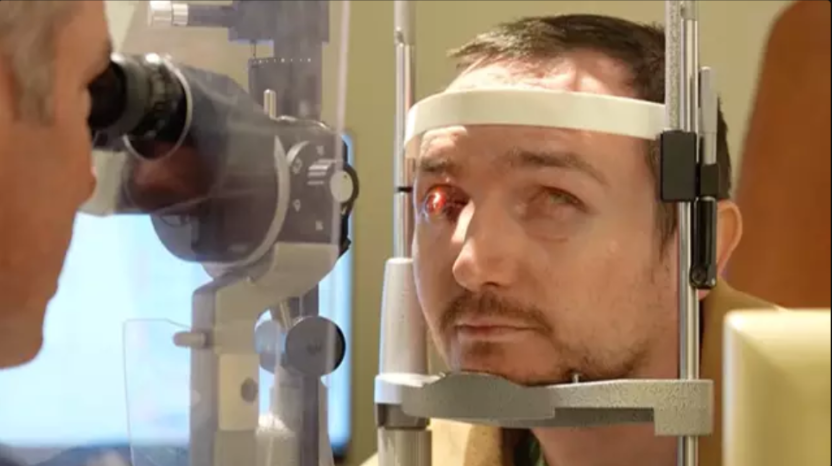 Ağzındaki diş, gözüne takıldı: 20 yıl sonra körlükten kurtuldu