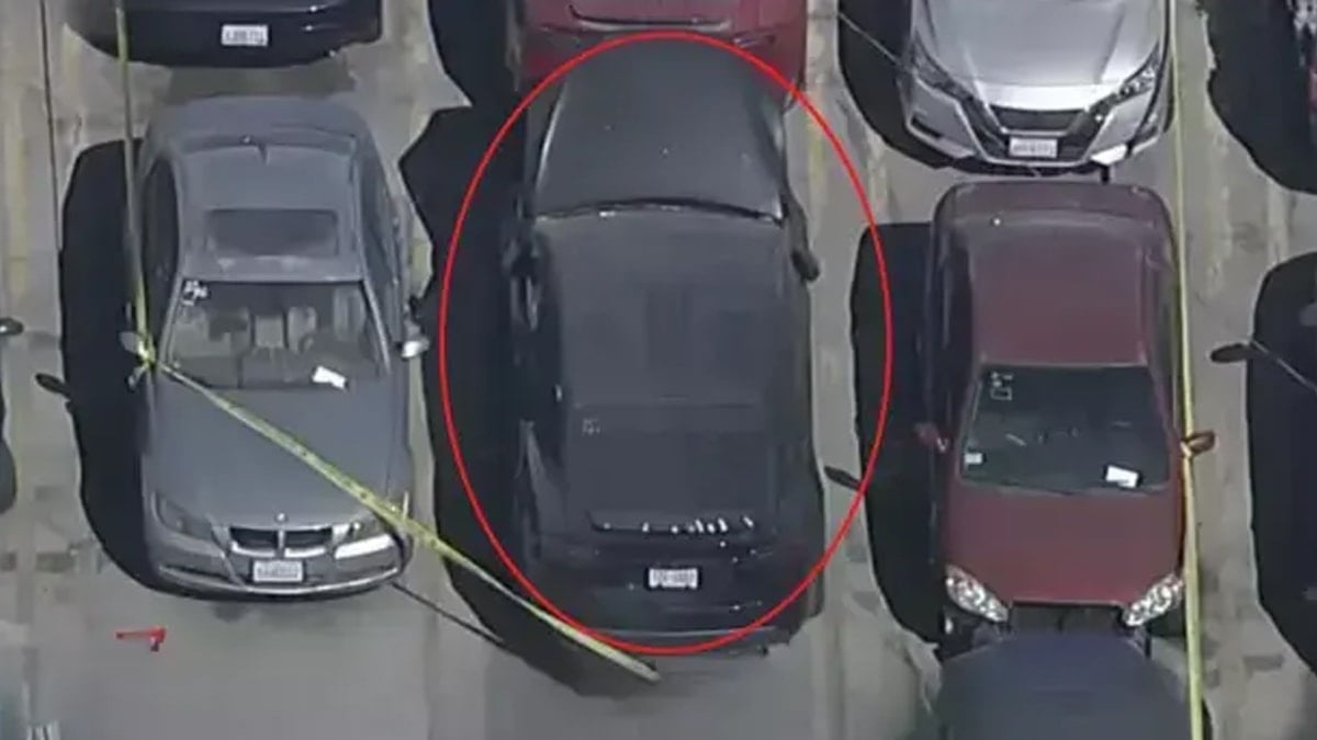 Aracında ceset bulunan şarkıcı turnesini iptal etti