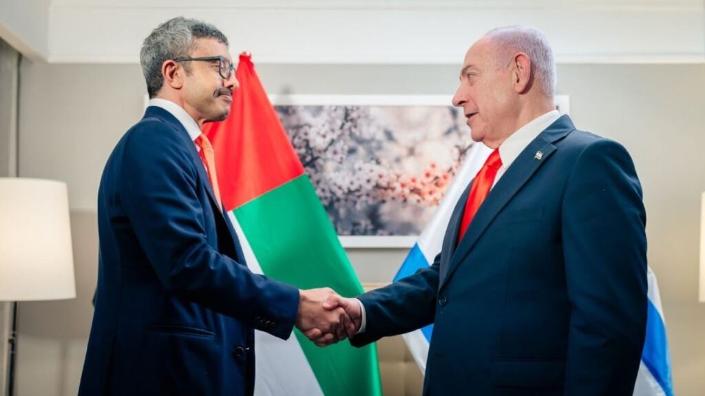 BM’de kimse yüzüne bakmadı! Arap bakan ise koşa koşa Netanyahu’nun elini sıkmaya gitti