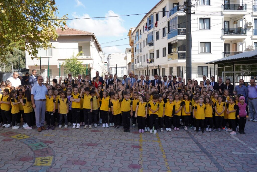 Başkan Aydın İlköğretim Haftası Etkinliklerine Katıldı