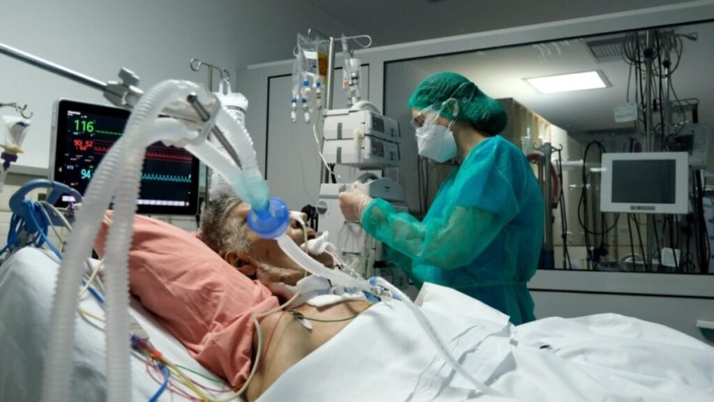 ‘Covid-19’da yeni rekor: İki yıldan fazla savaştı ama virüsü vücuttan atamadı