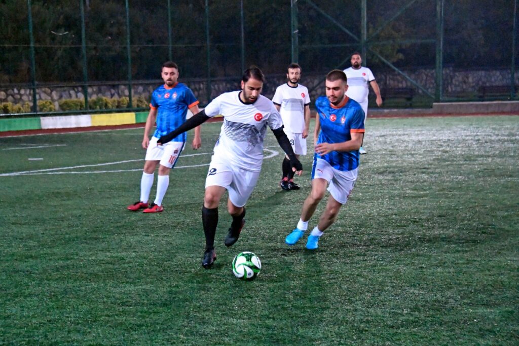 Osmangazi’de Geleneksel Halı Saha Turnuvası Başladı