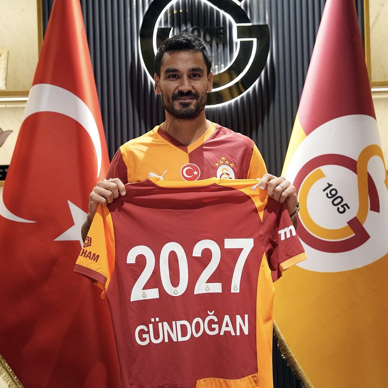 Galatasaray transferi açıkladı!