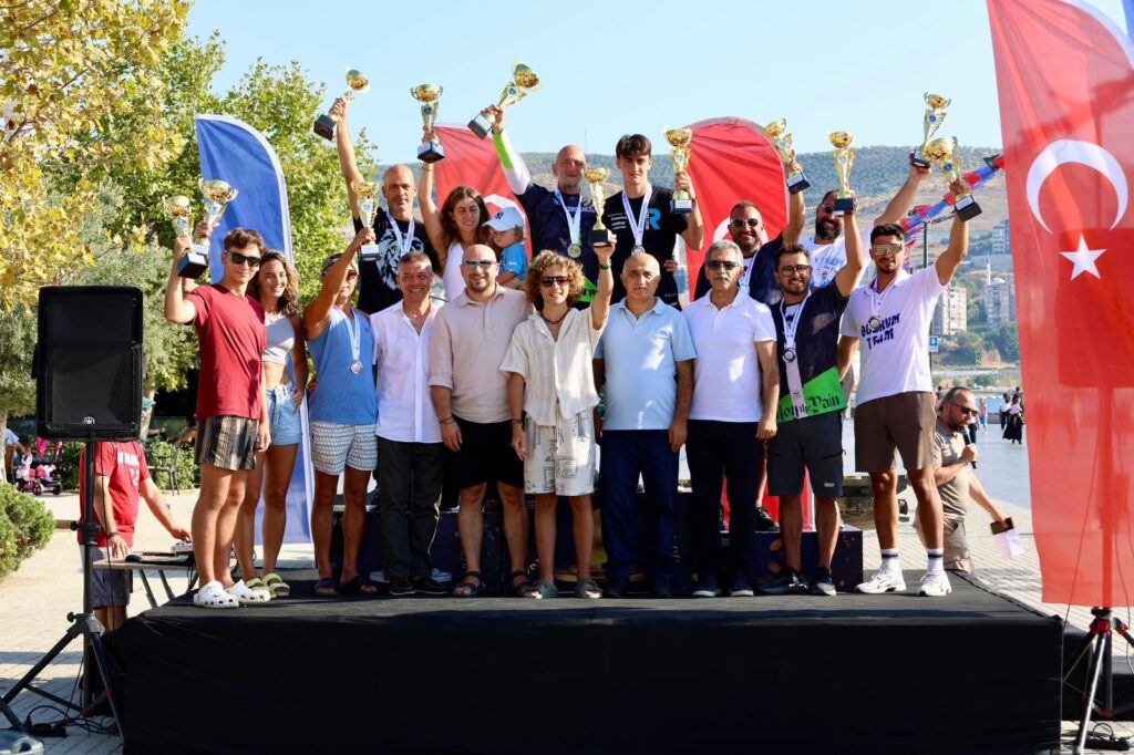 Gemlik’te Zafer Bayramı Coşkusu Su Sporlarıyla Taçlandı