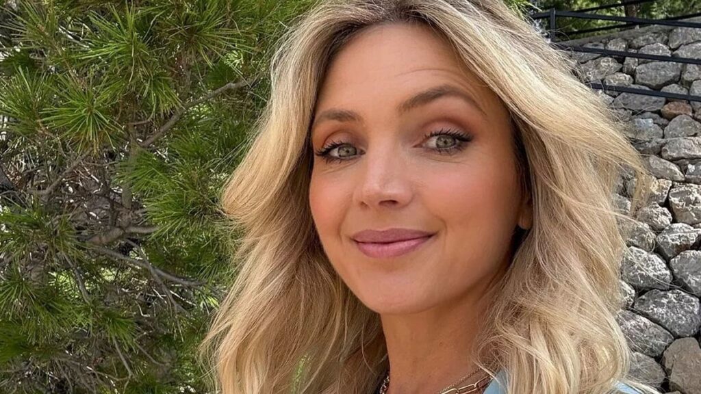 Havalimanında ‘üstünü kapat’ uyarısı yolcuyu isyan ettirdi