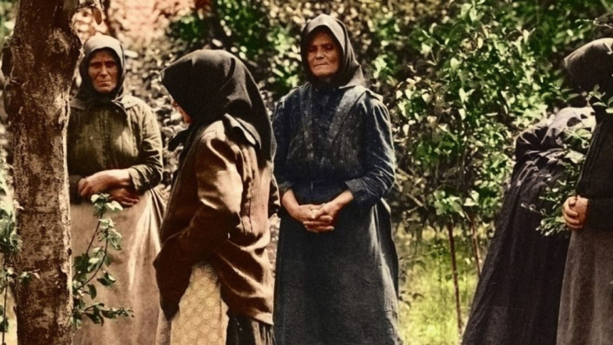 Kadınlar köyde yüzlerce erkeği tek tek öldürdü: İşte nedeni