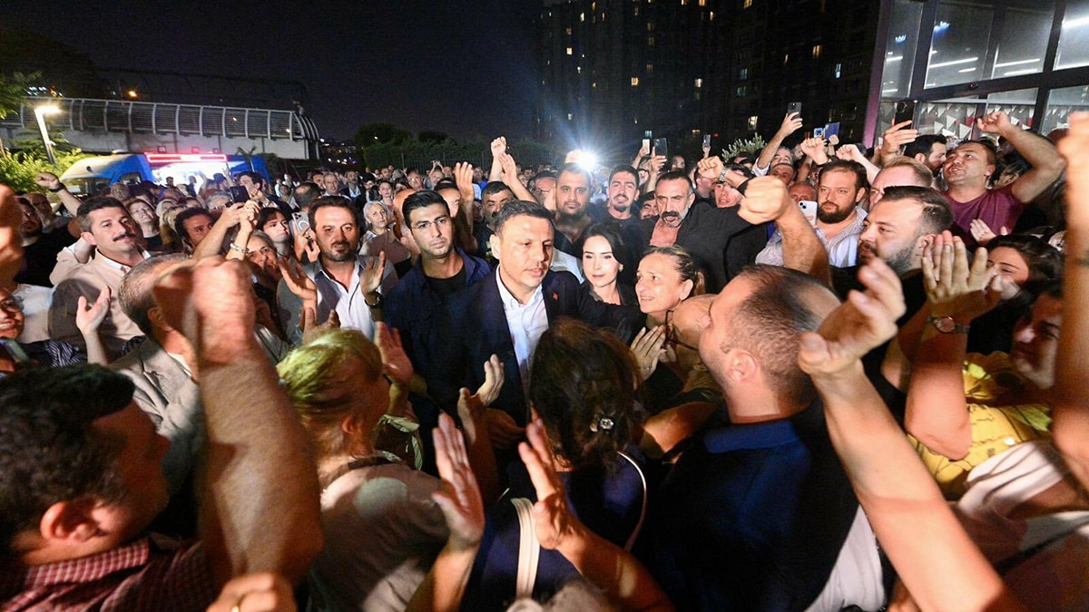 Kayyum kararı dünya gündeminde: CHP’yi zayıflatmaya yönelik bir hamle