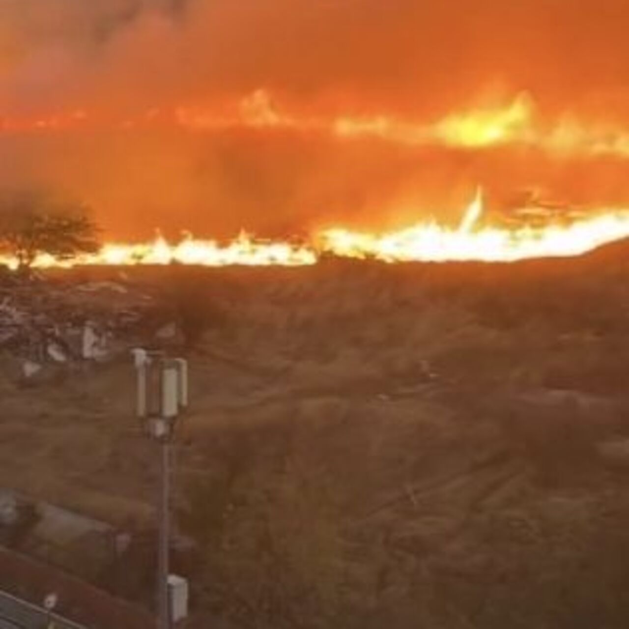 Küçükçekmece’de korkutan yangın