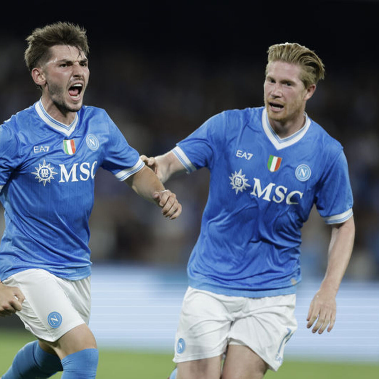 Napoli kayıpsız ilerliyor!