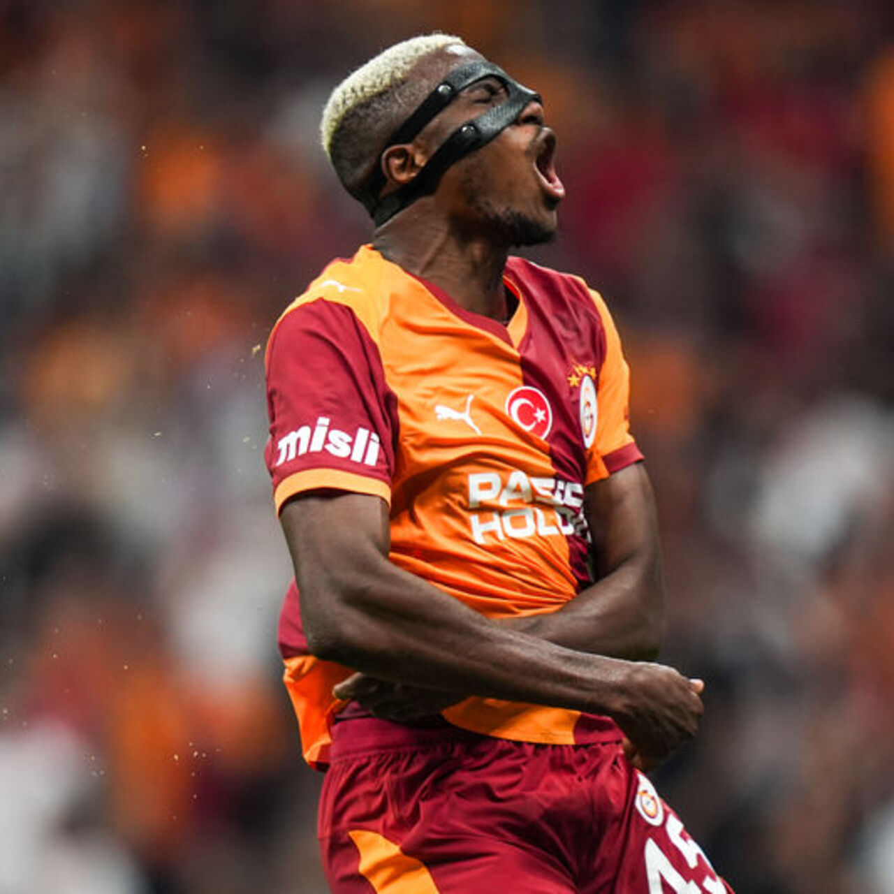 Osimhen milli takımda sakatlandı!