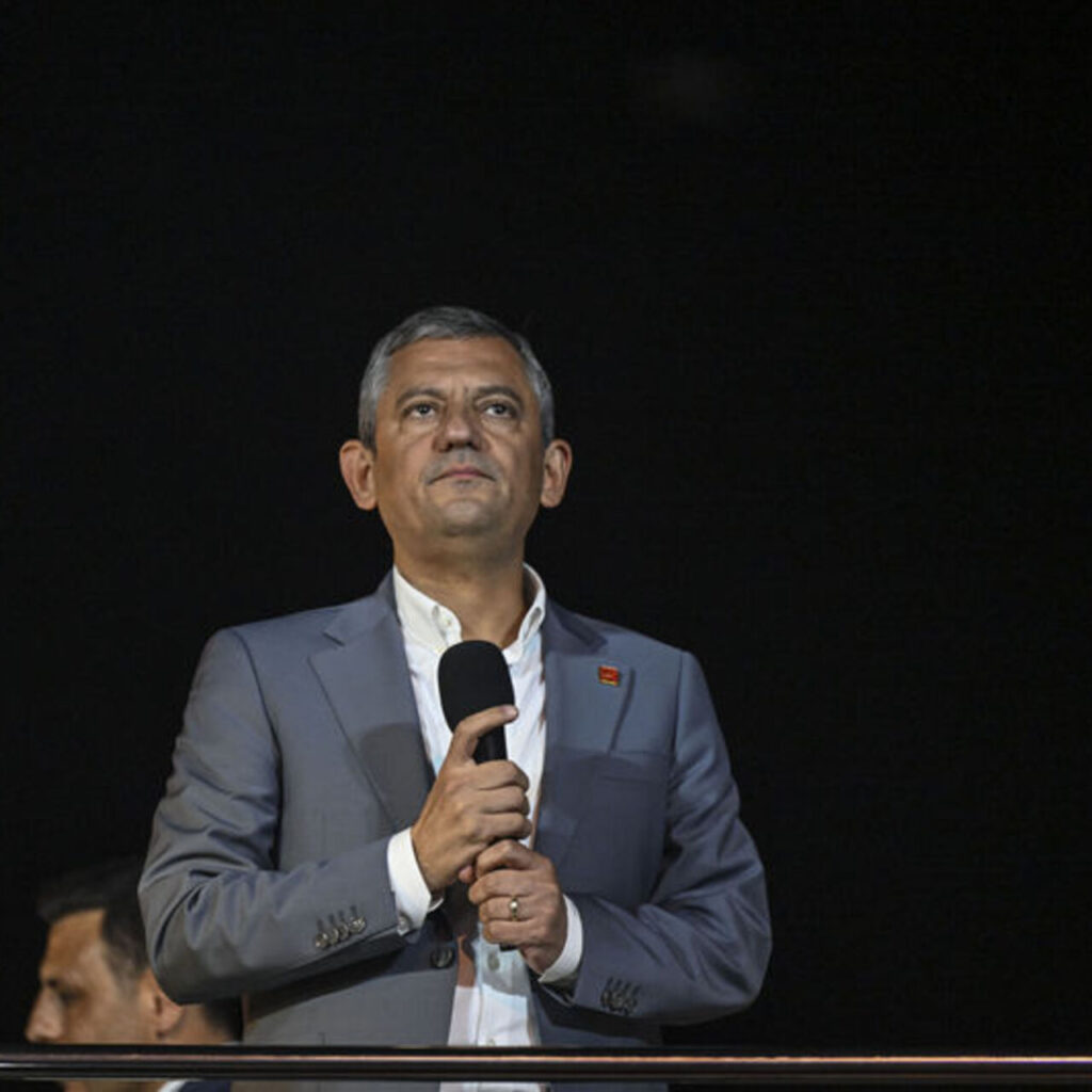 Özgür Özel, Kadıköy’de konuştu