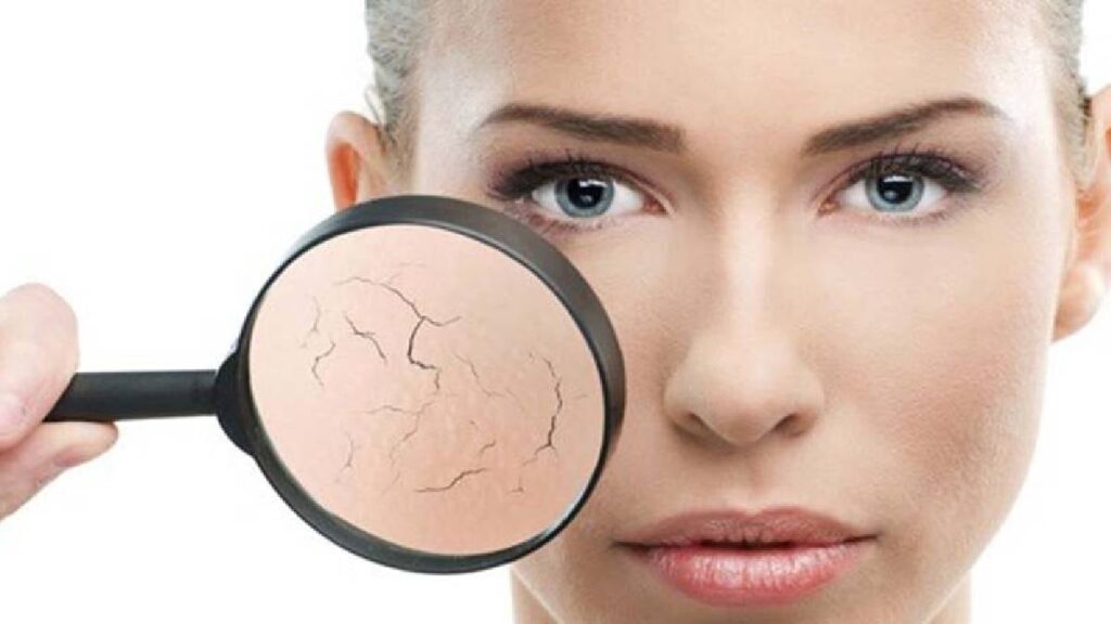 Pürüzsüz bir cilde sahip olmak bu kadar basitmiş: Göz altı morluklarını anında yok ediyor