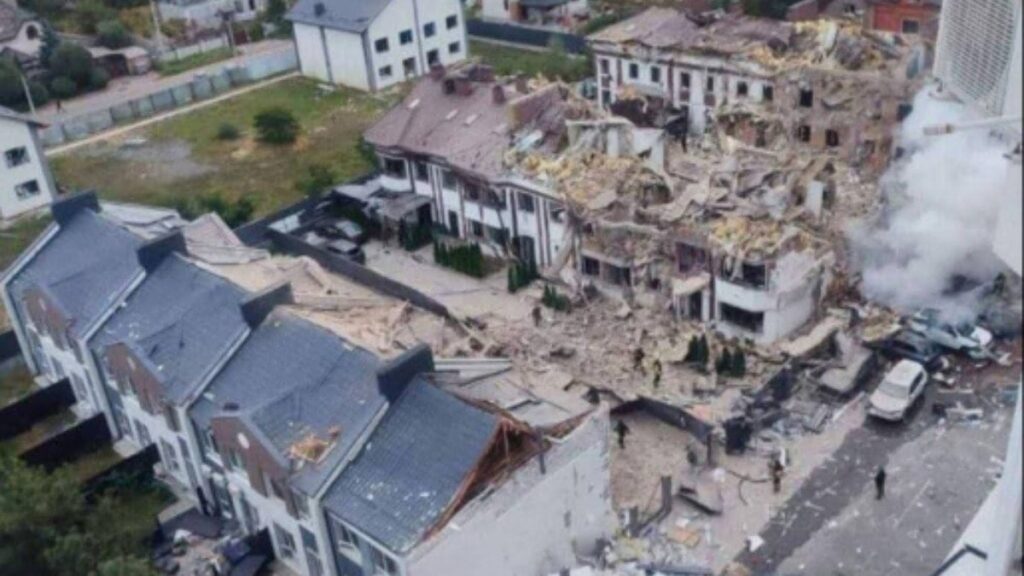 Rus saldırısı geceyi aydınlattı: Sivillerin üzerine bomba yağdı