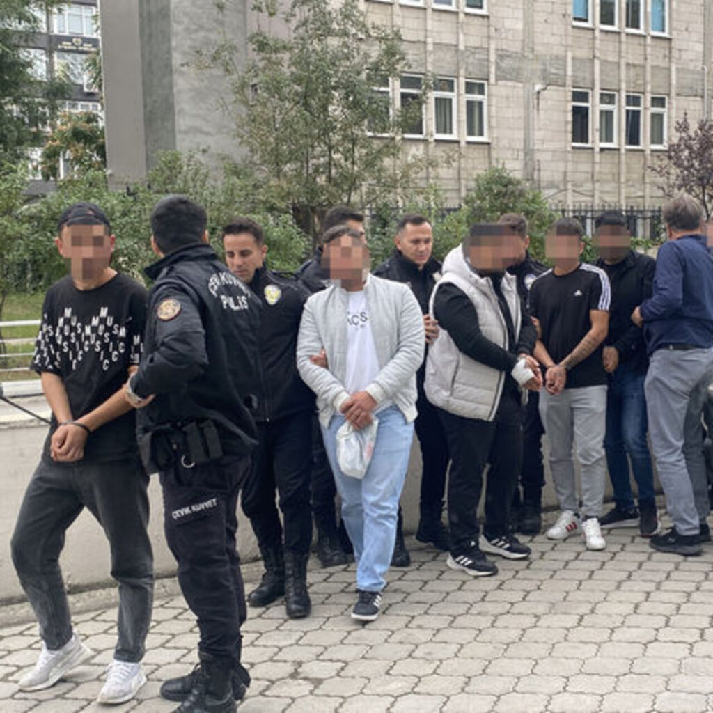 Samsun’da uyuşturucu operasyonu: 8 gözaltı