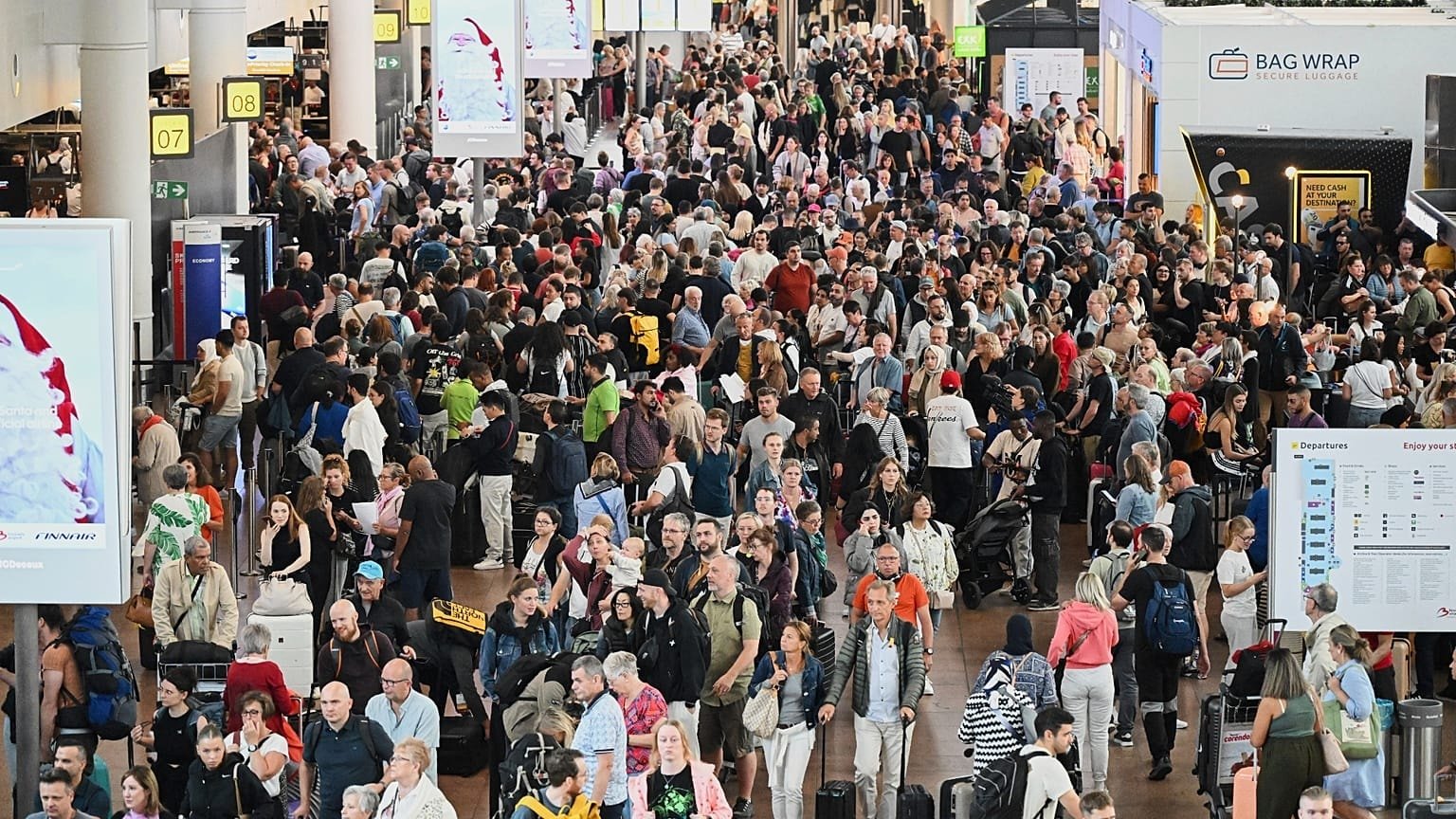 Siber saldırı Avrupa’nın havaalanlarını kitledi: On binlerce yolcu kalakaldı