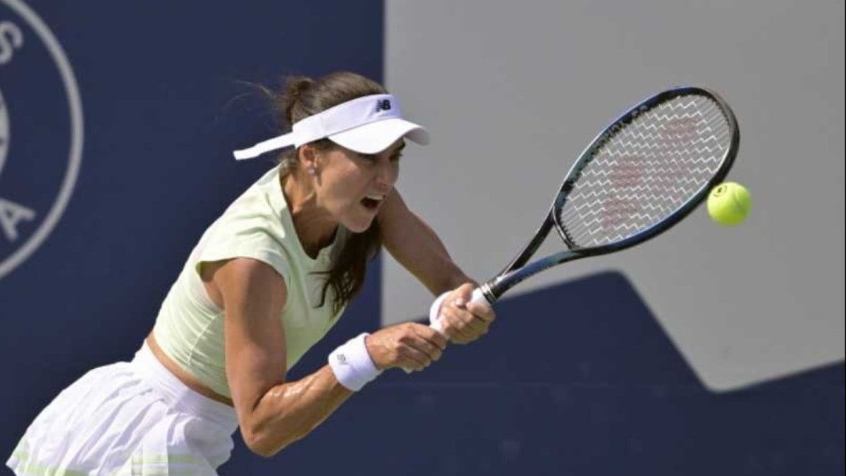 Spor camiasında skandal: Oyuncunun otel odasından kupası çalındı