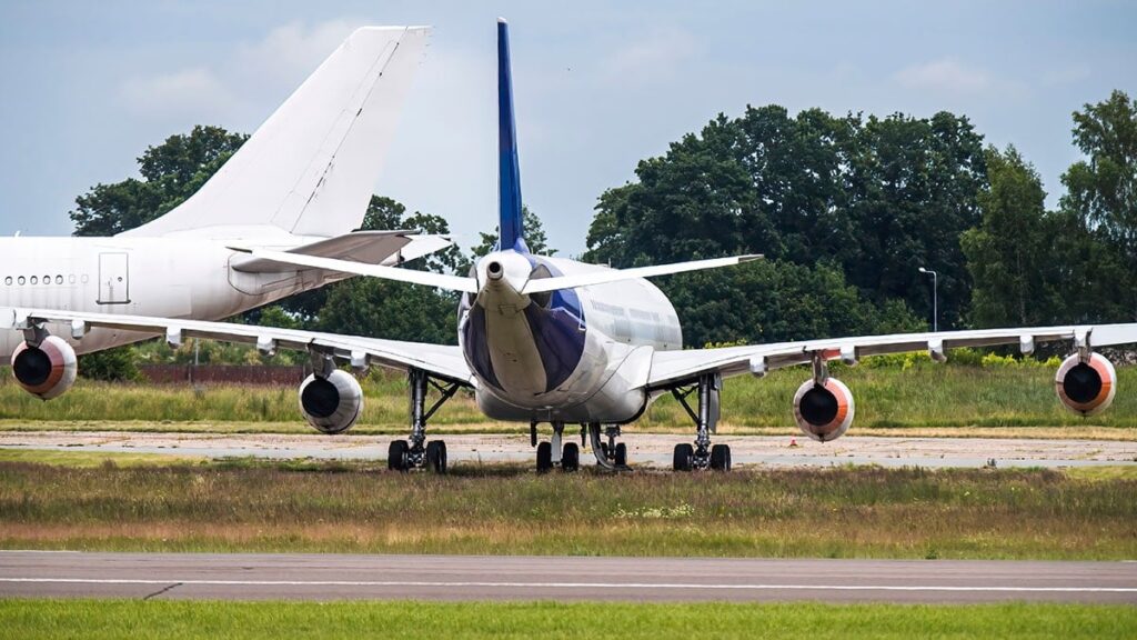 Uçağın iniş takımına saklanıp ülke değiştirdi: Uzmanlara göre neredeyse imkansız