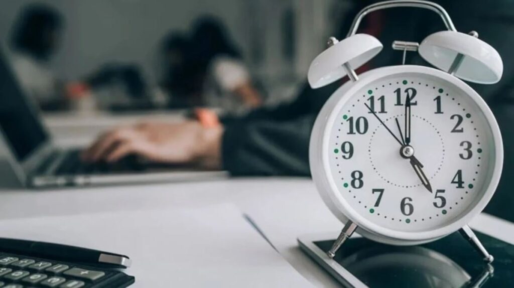 Ülkenin çalışma saatleri sil baştan değişiyor! Günlük yerine haftalık çalışacaklar