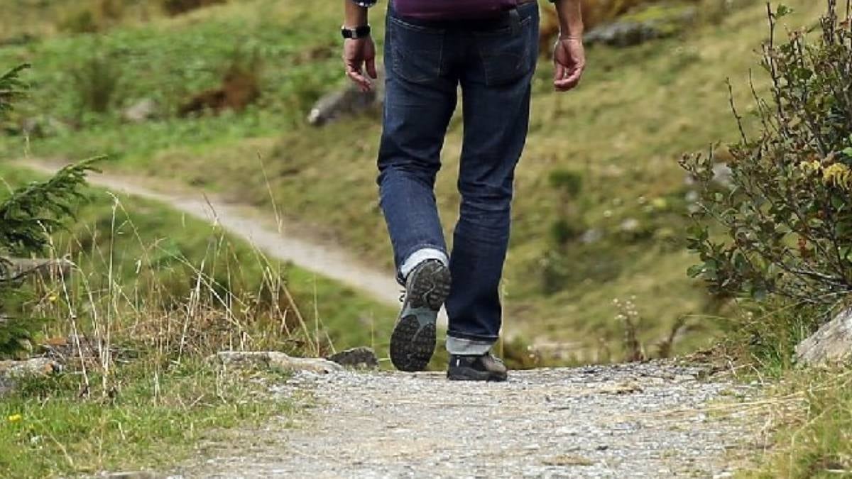 Yolda yürürken ayağına takıldı servet sahibi oldu