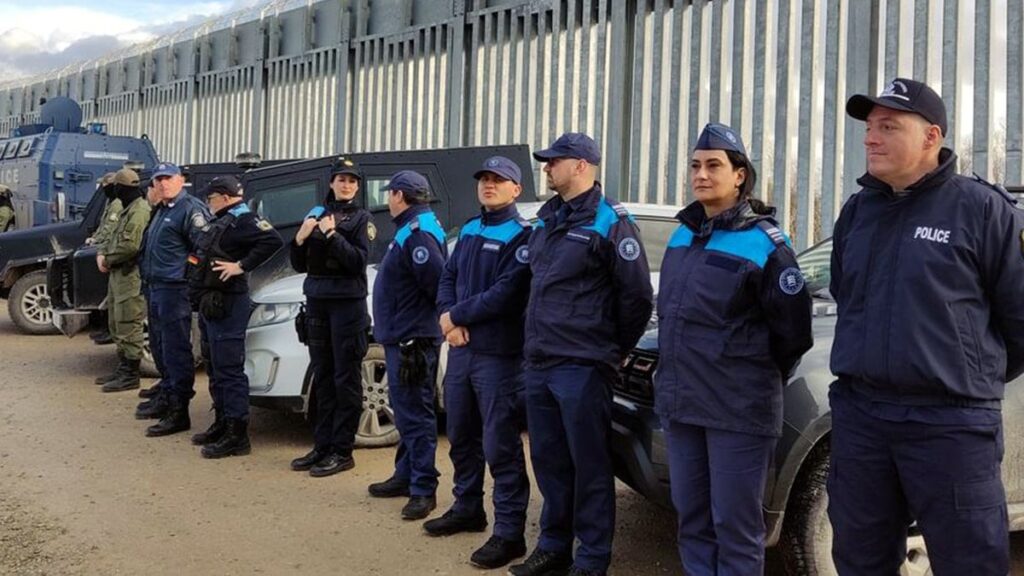 Yunanistan çelik çiti 5 kilometre daha uzatıyor