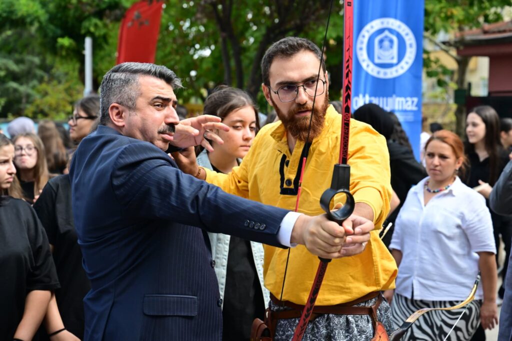 Başkan Yılmaz’dan öğrencilere altın öğütler