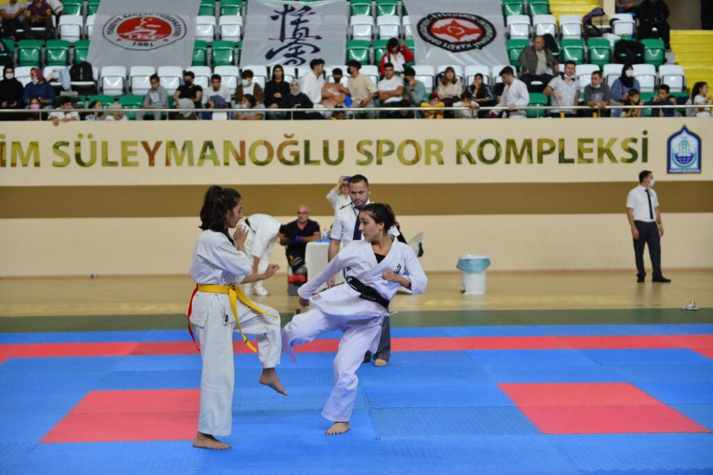 YILDIRIM’DA KARATE HEYECANI BAŞLIYOR