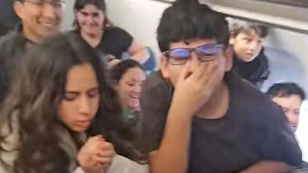 10 santimlik ‘yolcu’ uçağa 2 saat rötar yaptırdı