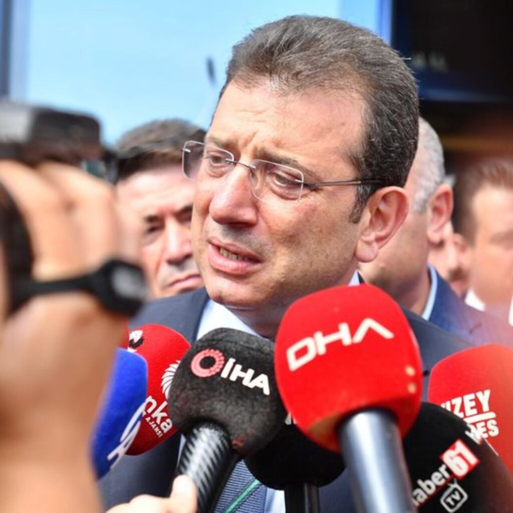 İmamoğlu’nun ‘savcılara hakaret’ davası düştü