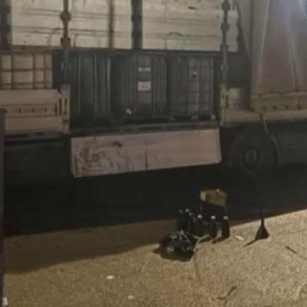 26 bin litre kaçak akaryakıt ele geçirildi: 2 gözaltı