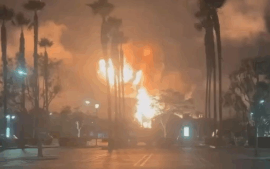 ABD’nin dev rafinerisinde patlama: Yangın devam ediyor