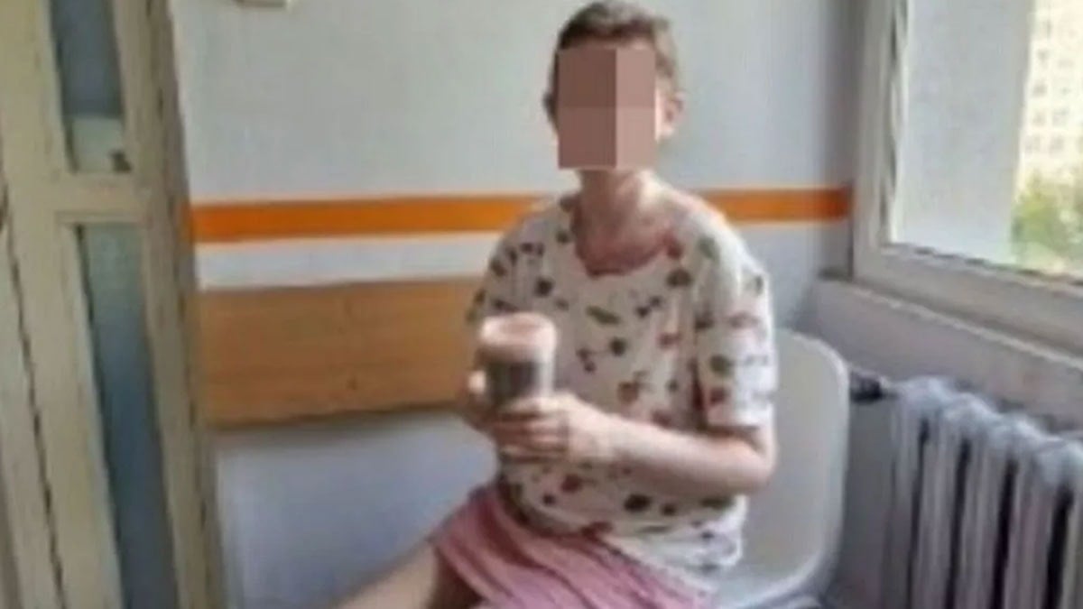 Ailesi 27 yıl boyunca bir odada hapis tuttu: Annesinin ilk sözleri kan dondurdu