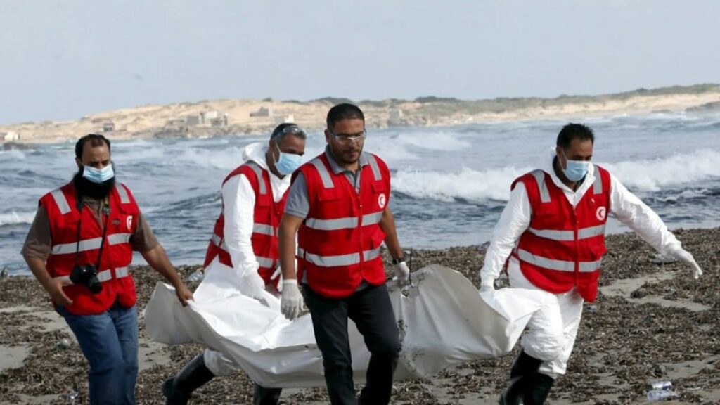 Akdeniz’de göçmen faciası: Çocuklarla birlikte 40 göçmen öldü