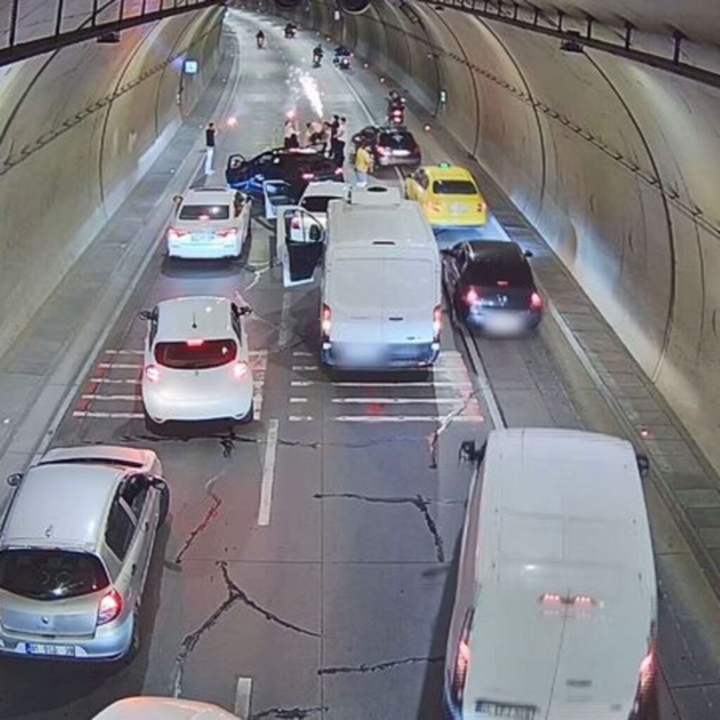 Asker uğurlaması için tüneli kapattılar