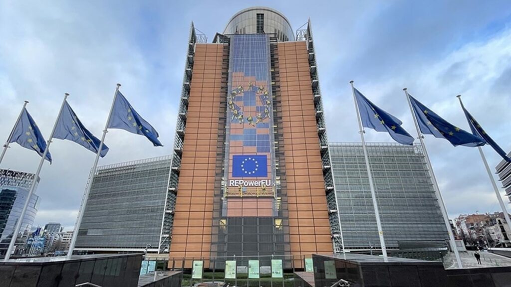 Avrupa kararı oyluyor: Rusya, Ukrayna’ya ‘istemeden silah bağışlayacak’