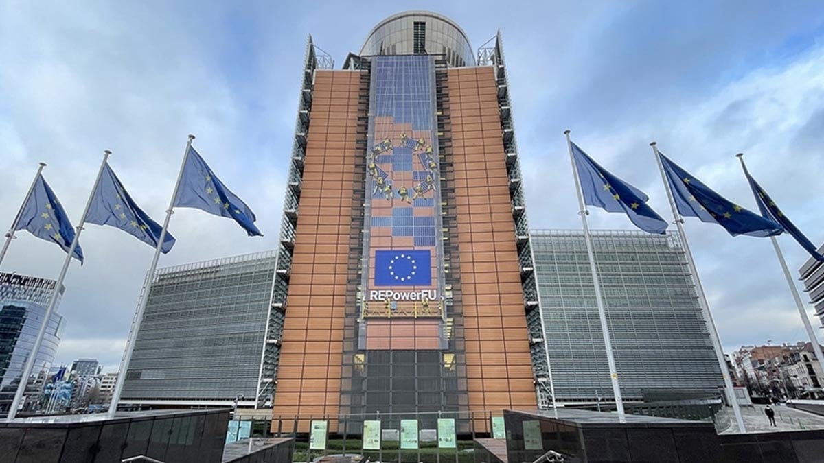 Avrupa kararı oyluyor: Rusya, Ukrayna’ya ‘istemeden silah bağışlayacak’