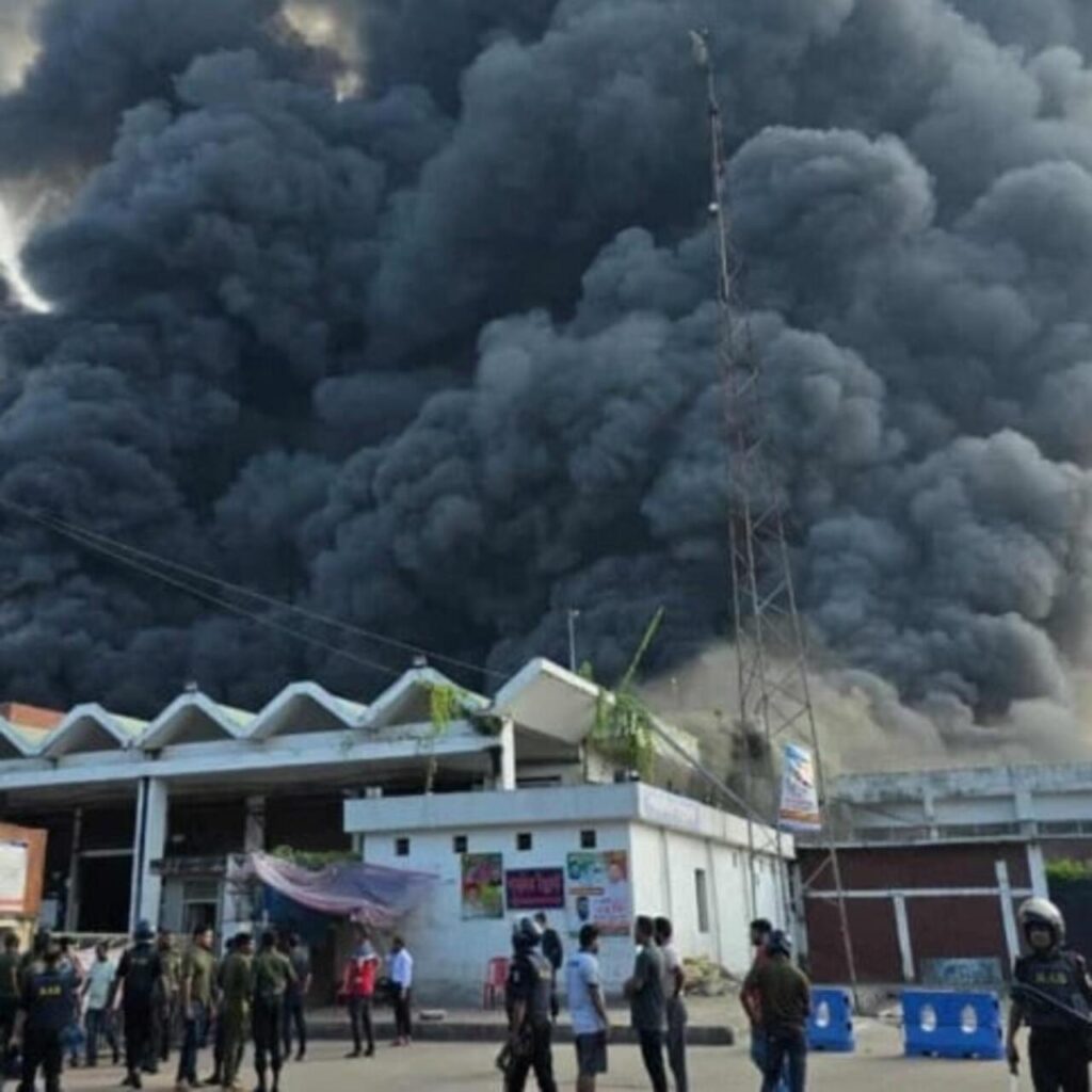 Bangladeş’te havaalanında yangın: Uçuşlar askıya alındı