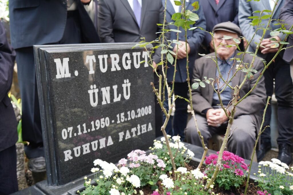 Başkan Aydın, Turgut Ünlü’yü Vefatının 17. Yılında Rahmetle Andı