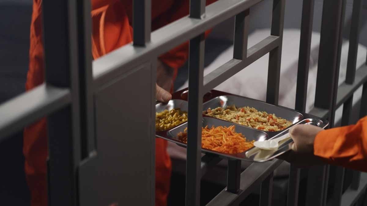 Birinde et lüks, diğerinde bir kuş sütü eksik… İşte ülke ülke hapishane menüleri