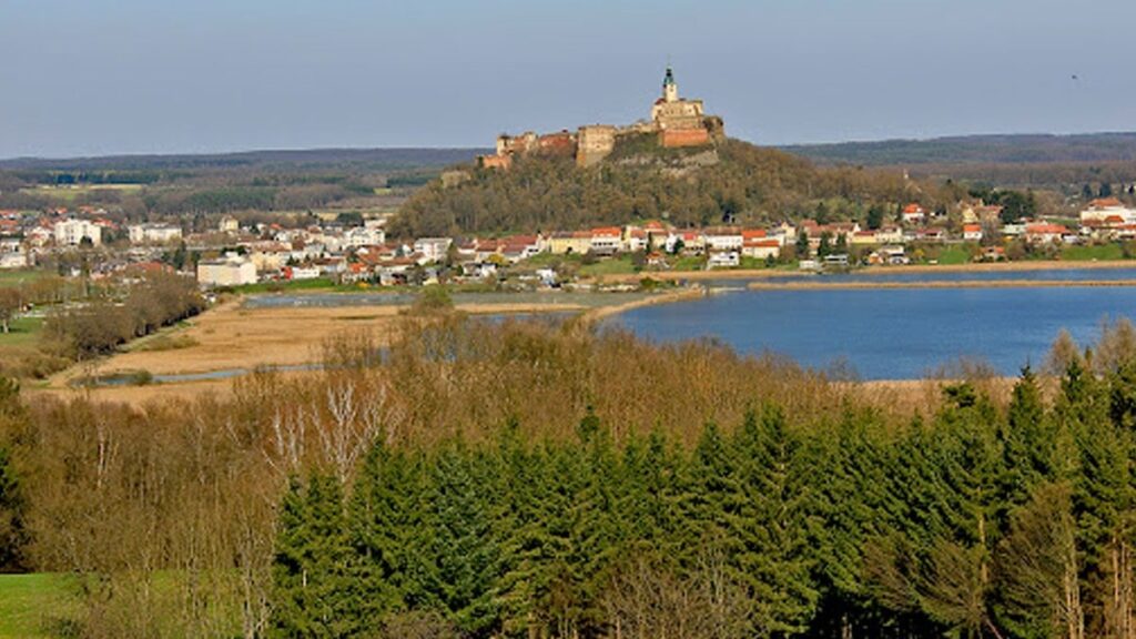 Bu köy kendi parasını basıyor: Her şeyi kendileri üretiyor