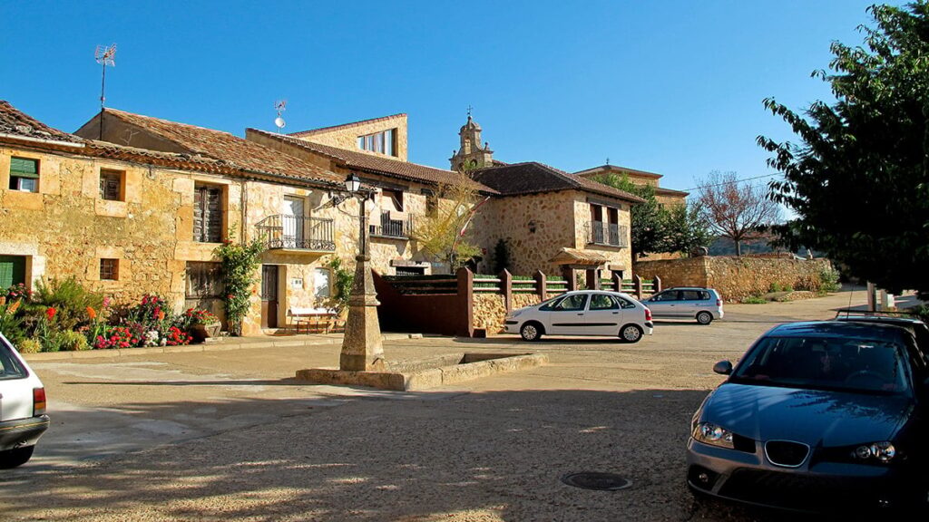 Bu köye taşınan her ay maaş alacak