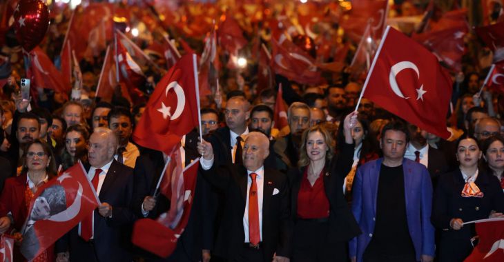 Bursa tek yürek, Yaşasın Cumhuriyet