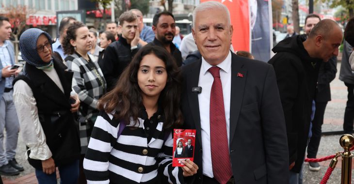 Bursalılar, Atatürk ile aynı karede
