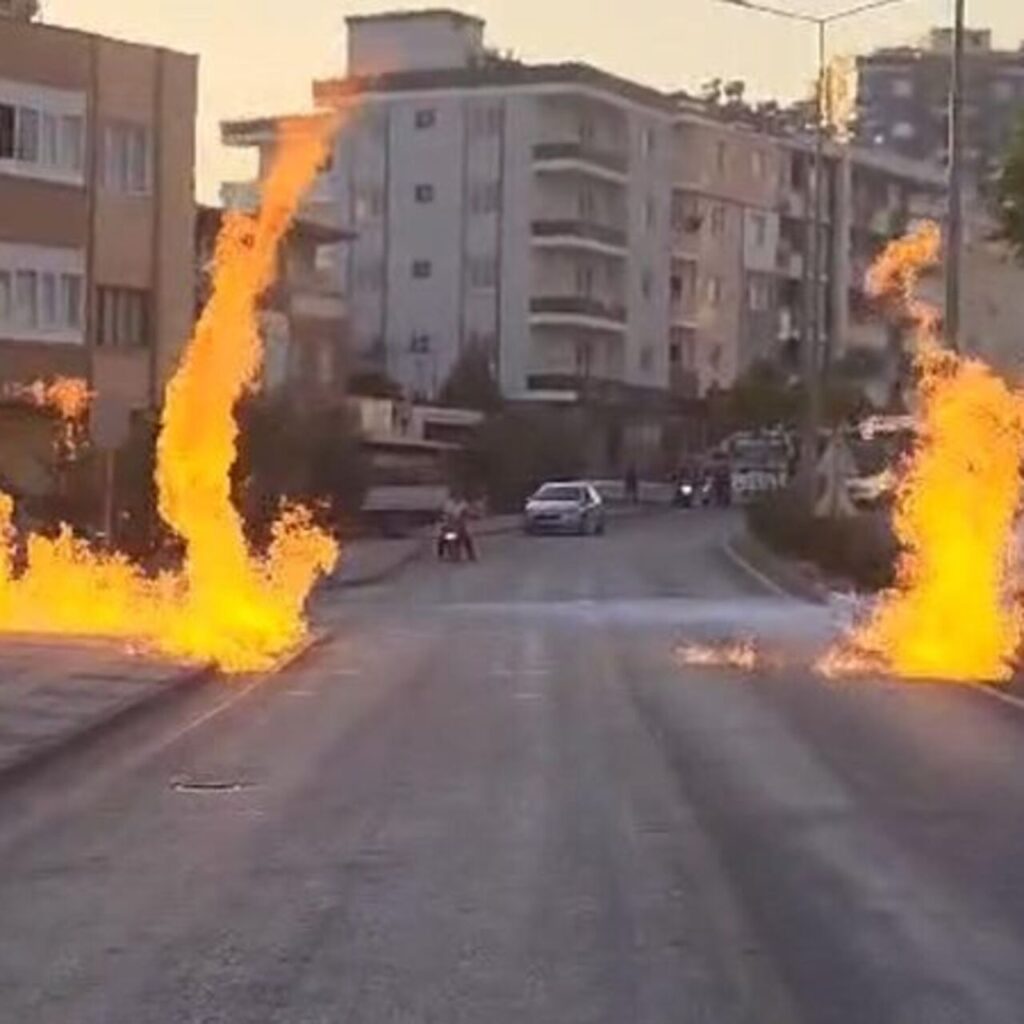 Çakmakla gelen yangın