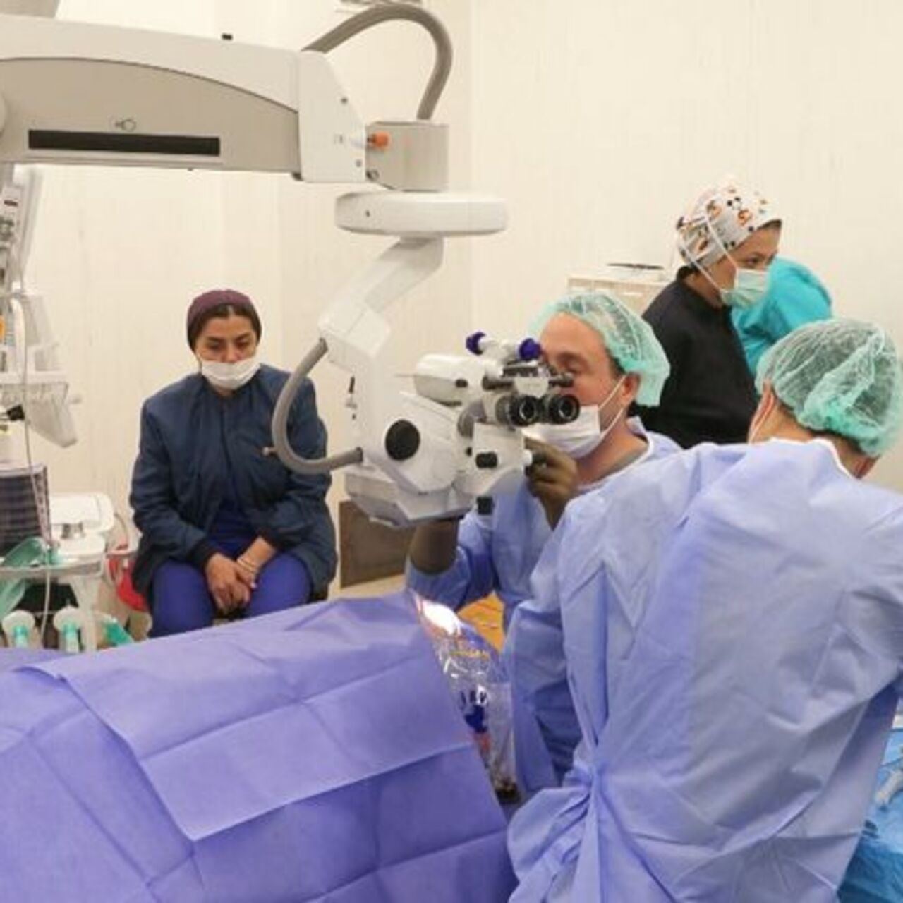 Canlı cerrahi sempozyumu: Beş klinik vaka incelendi